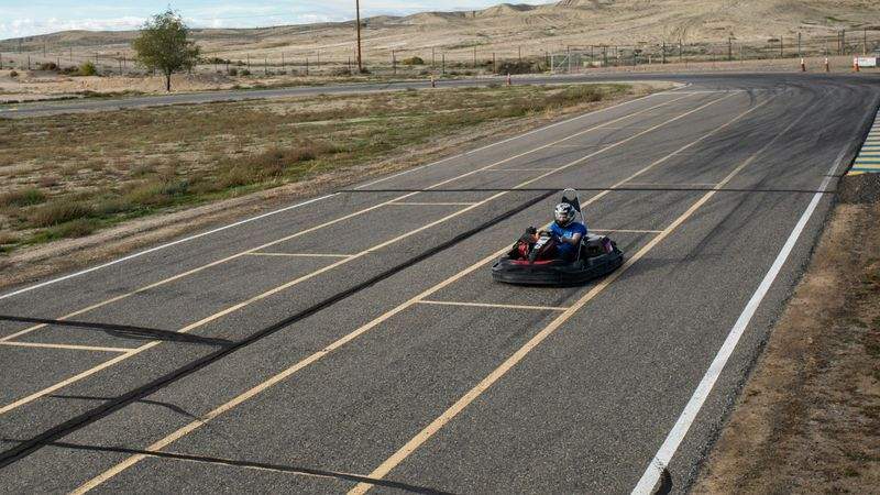 Innendørs karting for voksne og ungdom